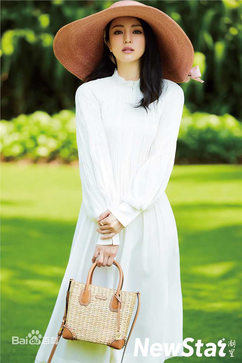 高清董璇(Dong Xuan)在《NewStar潮星》中的图集