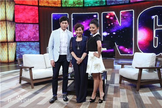 高清陈键锋(Sammul Chan)在作客《非常静距离》中的图集