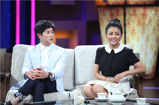 高清陈键锋(Sammul Chan)在作客《非常静距离》中的图集