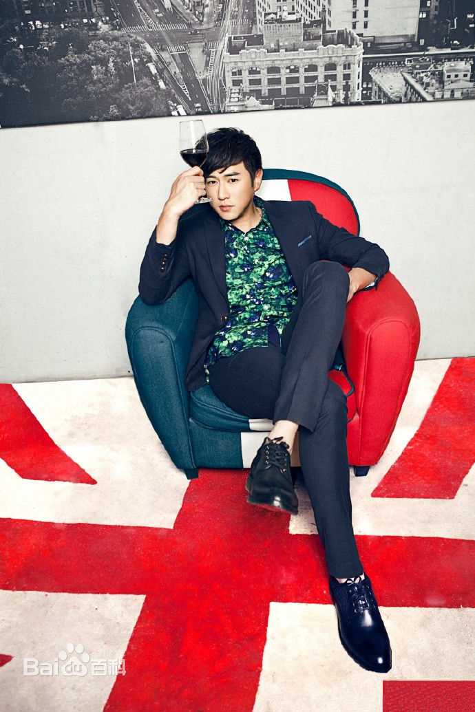 陈键锋(Sammul Chan)最新《运动休闲》杂志拍摄壁纸