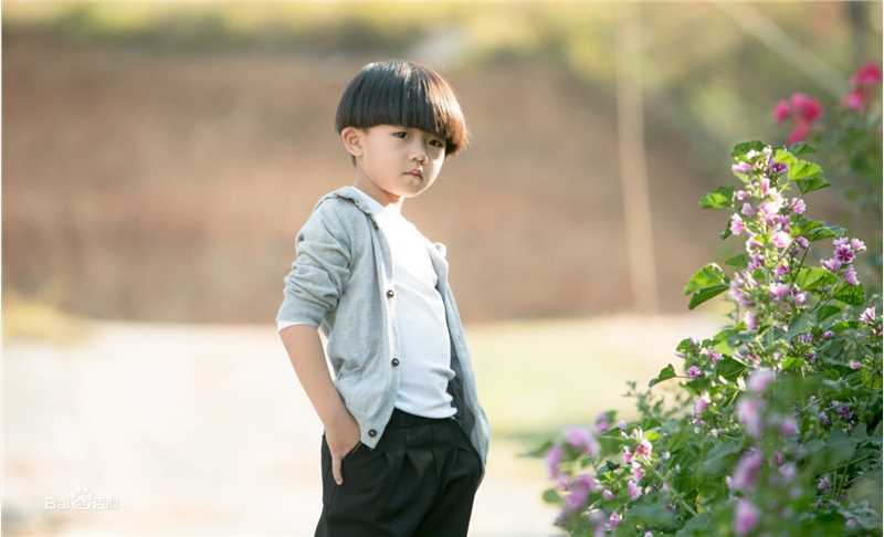 《吕云骢》生活照