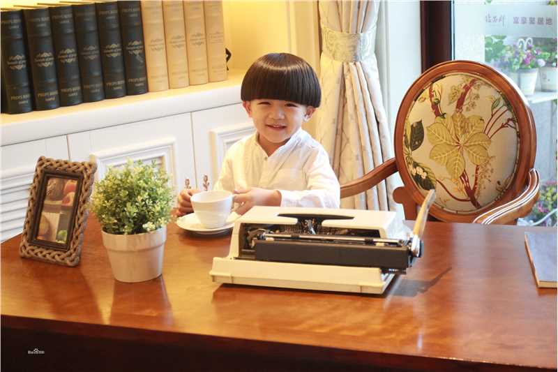 《吕云骢》生活照