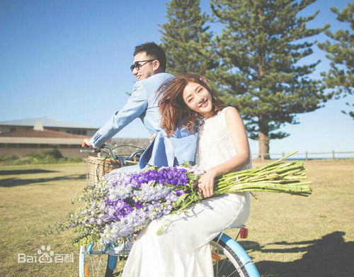 邓家佳(Deng Jiajia)婚纱照图册