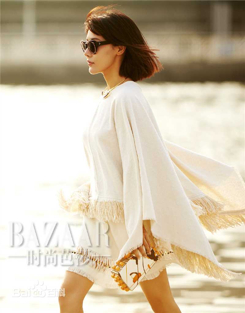 最优质邓家佳(Deng Jiajia)在《时尚芭莎》中的相册