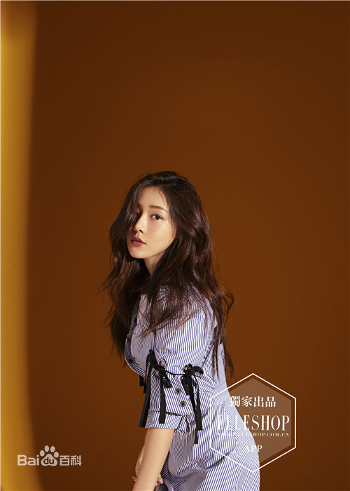 最全邓家佳(Deng Jiajia)在《ELLESHOP》中的壁纸