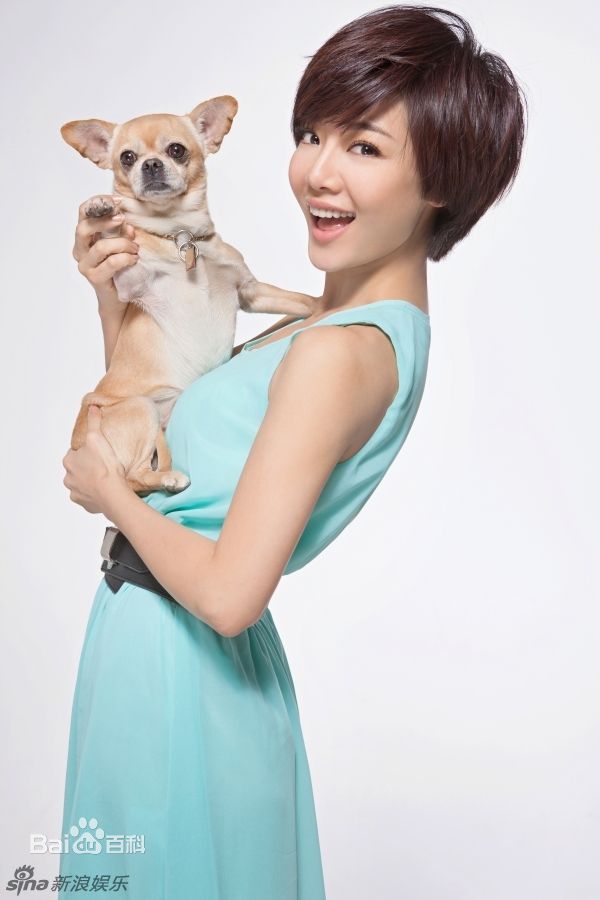 最新邓家佳(Deng Jiajia)精彩图册