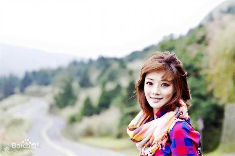 最新邓家佳(Deng Jiajia)精彩图册