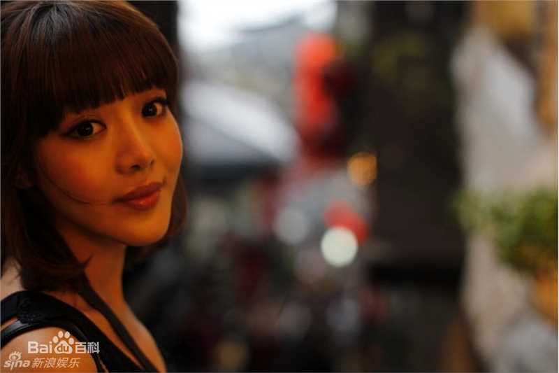 最新邓家佳(Deng Jiajia)精彩图册