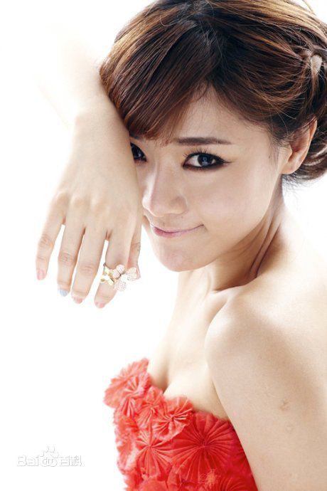 最新邓家佳(Deng Jiajia)精彩图册