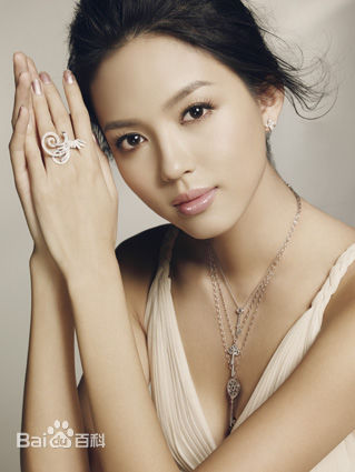 张梓琳(Eilin(Eileen))结婚照前后照片