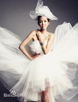 张梓琳(Eilin(Eileen))结婚照前后照片