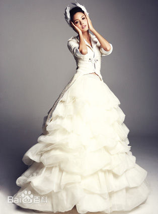 张梓琳(Eilin(Eileen))结婚照前后照片