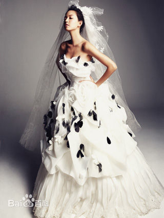 张梓琳(Eilin(Eileen))结婚照前后照片