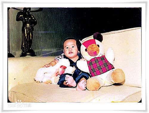 朱孝天(Ken Chu)童年照片前后照片