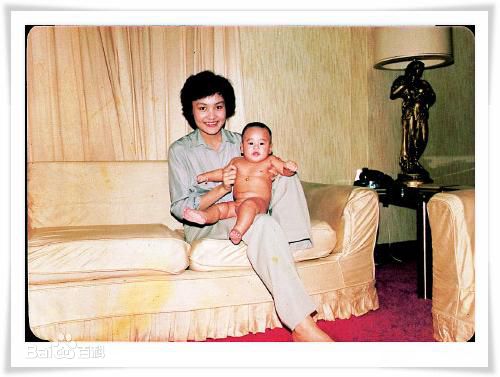 朱孝天(Ken Chu)童年照片前后照片