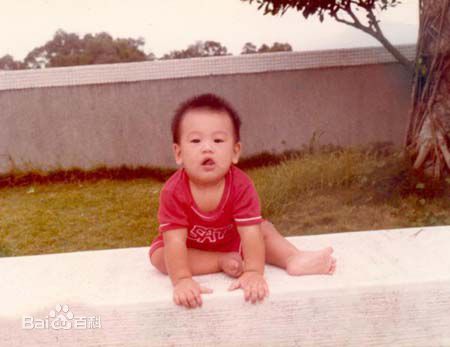 朱孝天(Ken Chu)童年照片前后照片