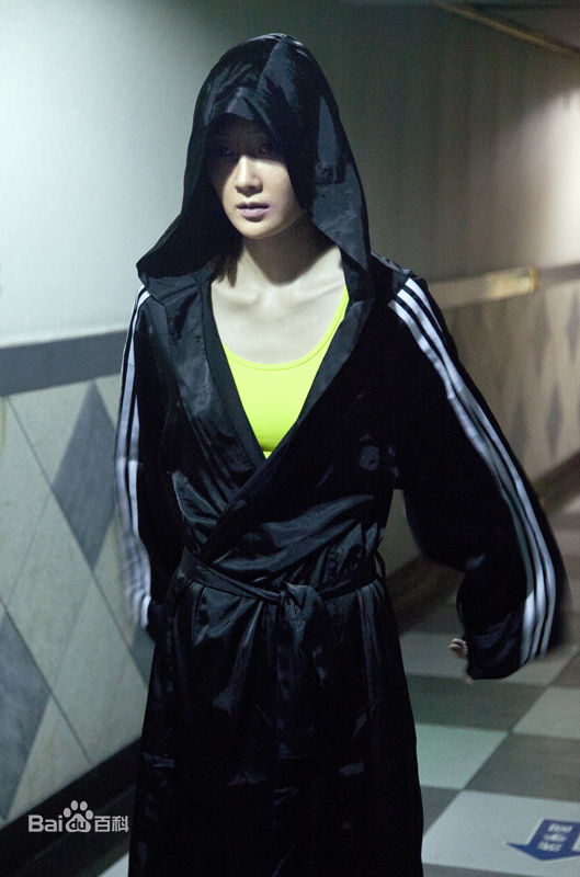 林鹏拍《火鸟》 直面女拳王惨烈人生