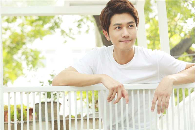 彭冠英茶馆读诗