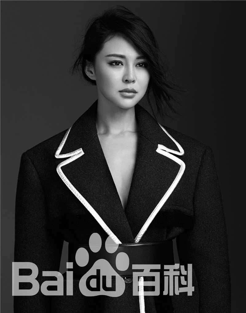 关悦(Guan Yue)在《ellemen》中的