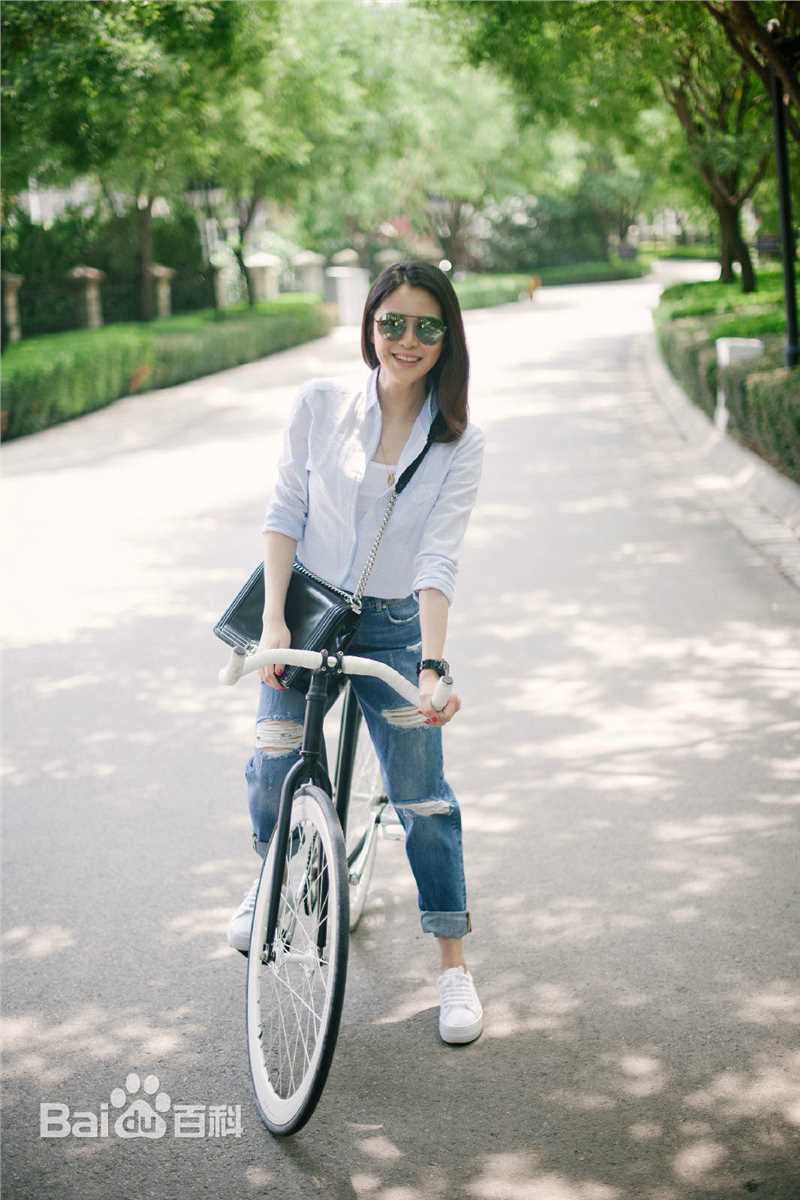 关悦(Guan Yue)悦SELFIE素颜照相册