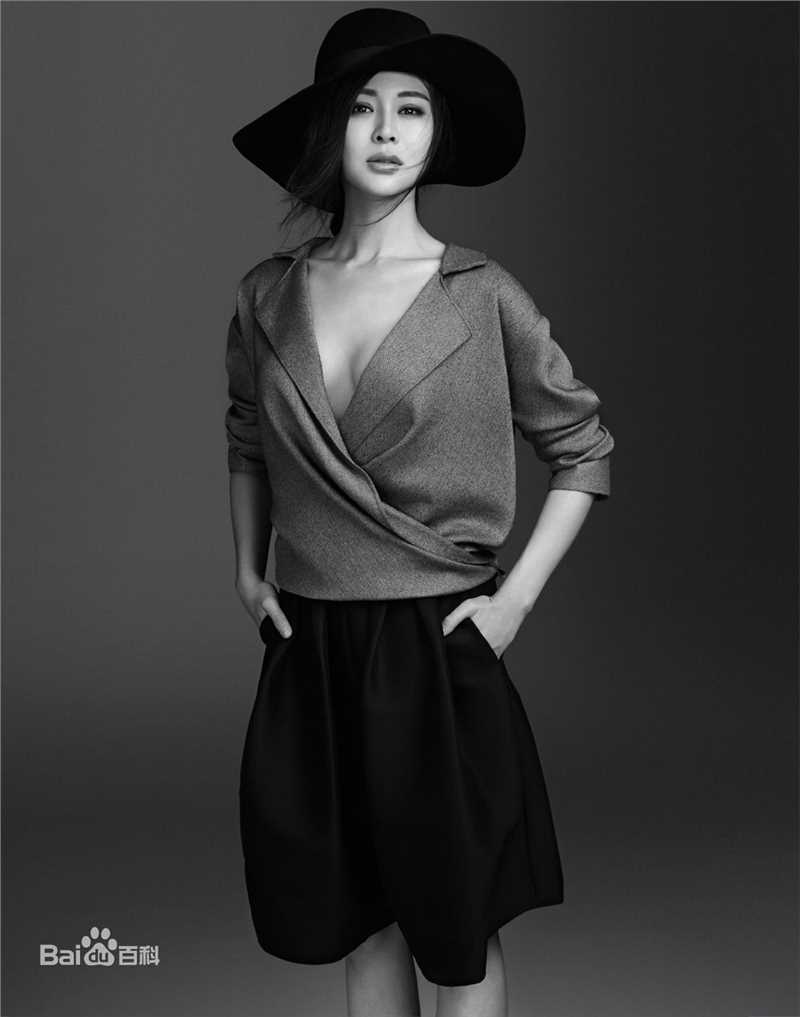 关悦(Guan Yue)最新杂志壁纸