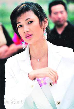 2004年《阳光像花一样绽放》剧照