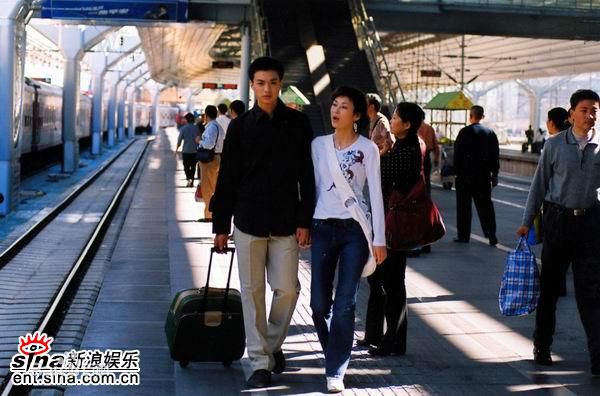 2004年《阳光像花一样绽放》剧照