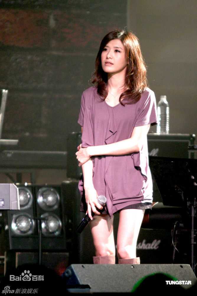 最新苏慧伦(TarcySu)在参加《Simple Life 简单生活节》演出中的图集