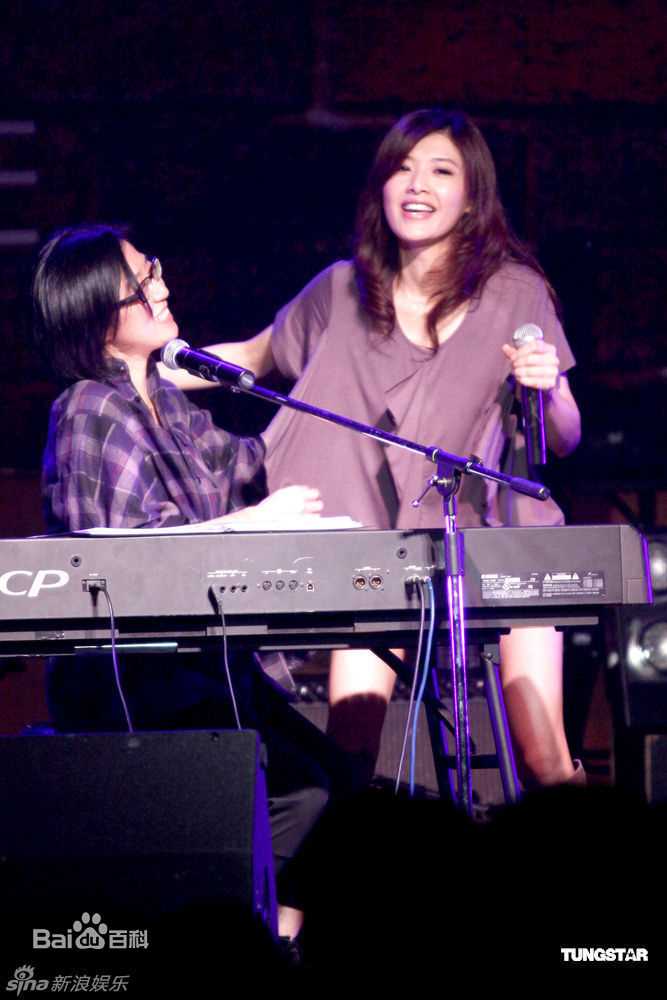 最新苏慧伦(TarcySu)在参加《Simple Life 简单生活节》演出中的图集