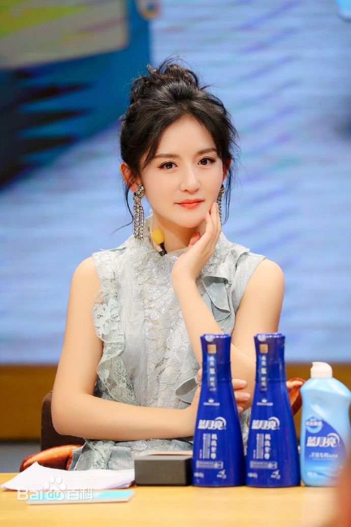 精选谢娜(Nana)在《拜托了衣橱》中的图册