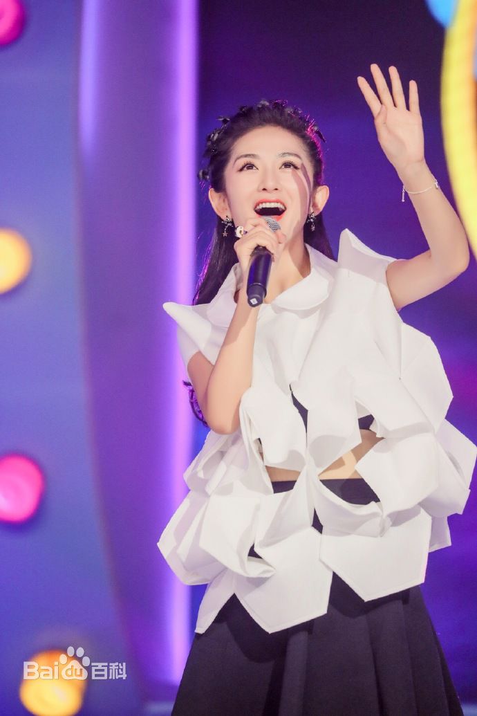 高清谢娜(Nana)在《偶滴歌神啊》中的图集