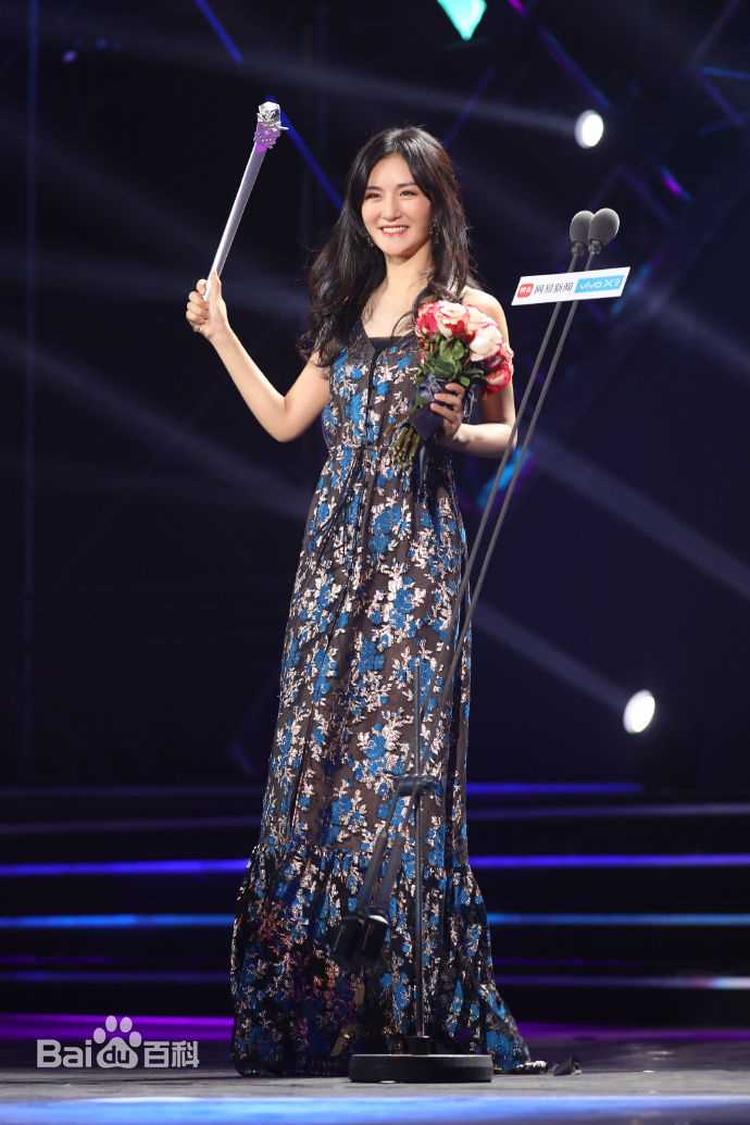 谢娜(Nana)网易最有态度综艺女王素颜照壁纸