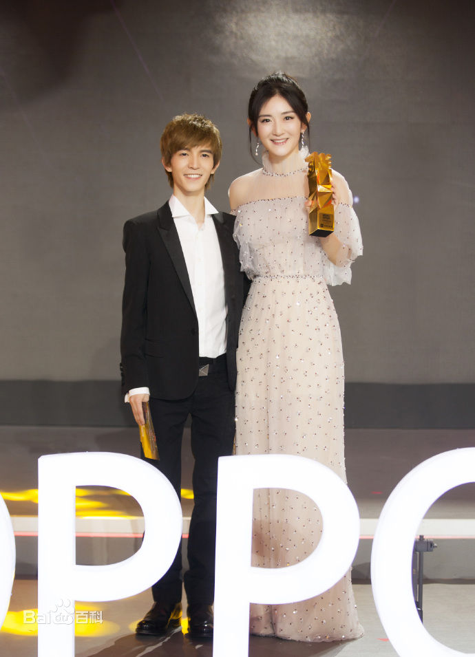 谢娜(Nana)网易娱乐跨界盛典年度最受欢迎综艺女王图片图集