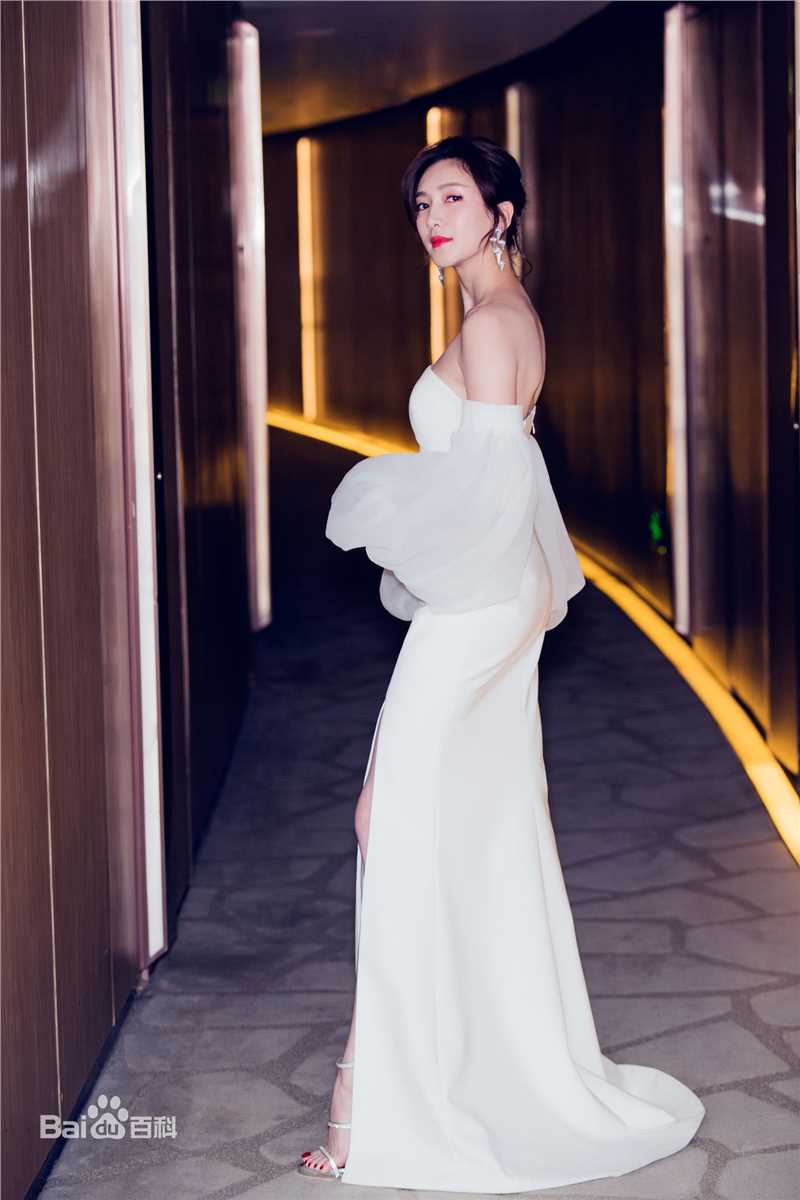 江疏影(Jiang Shuying)保时捷尊享盛宴图片图集