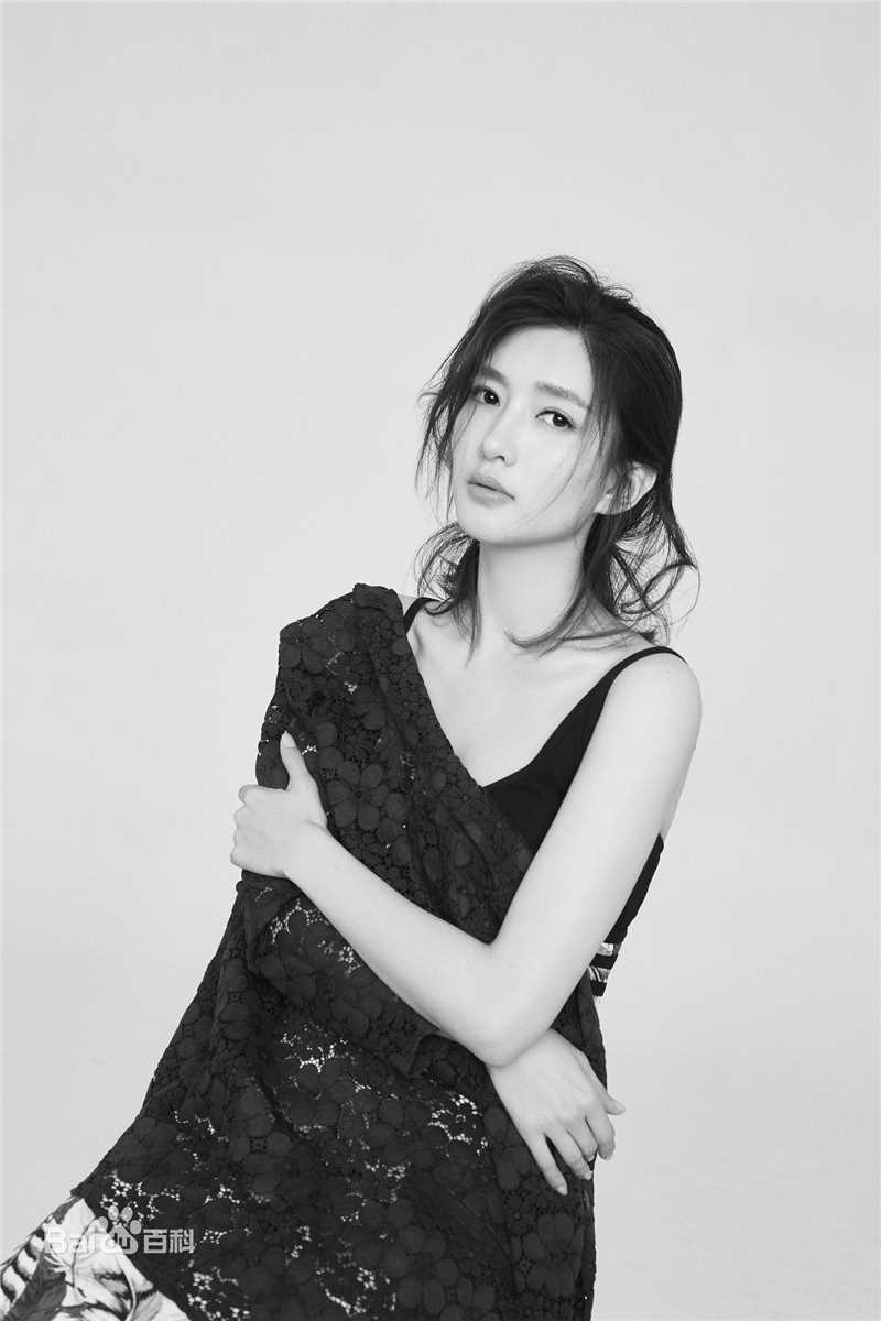 最全江疏影(Jiang Shuying)在《小资Chic》中的壁纸