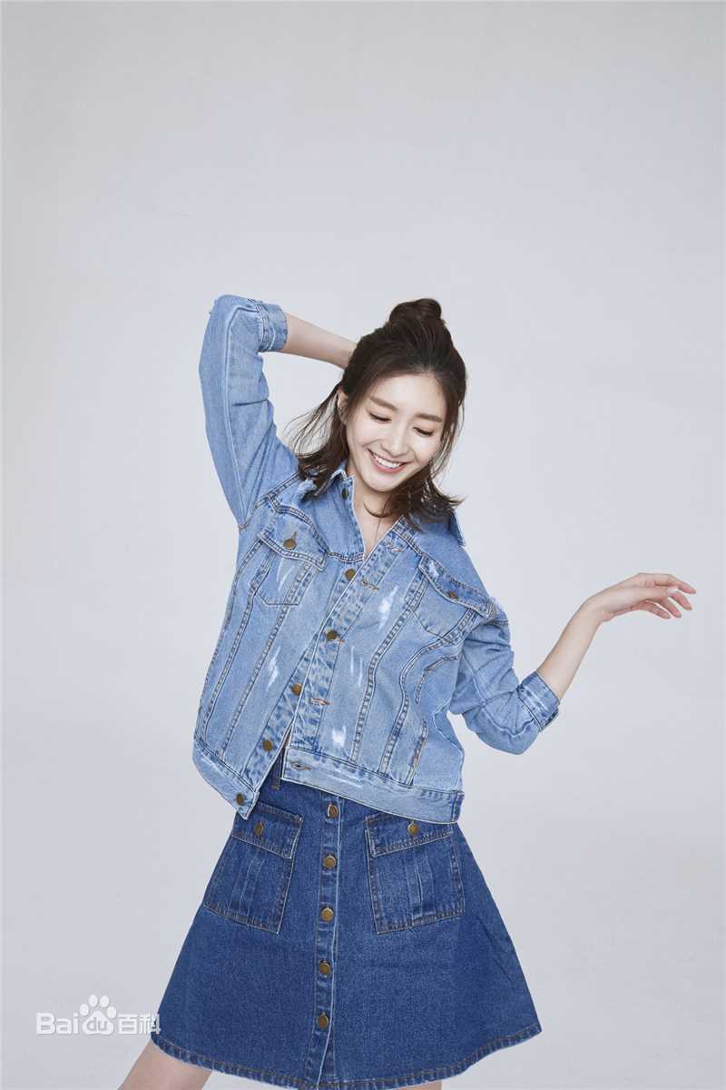 最全江疏影(Jiang Shuying)在《小资Chic》中的壁纸