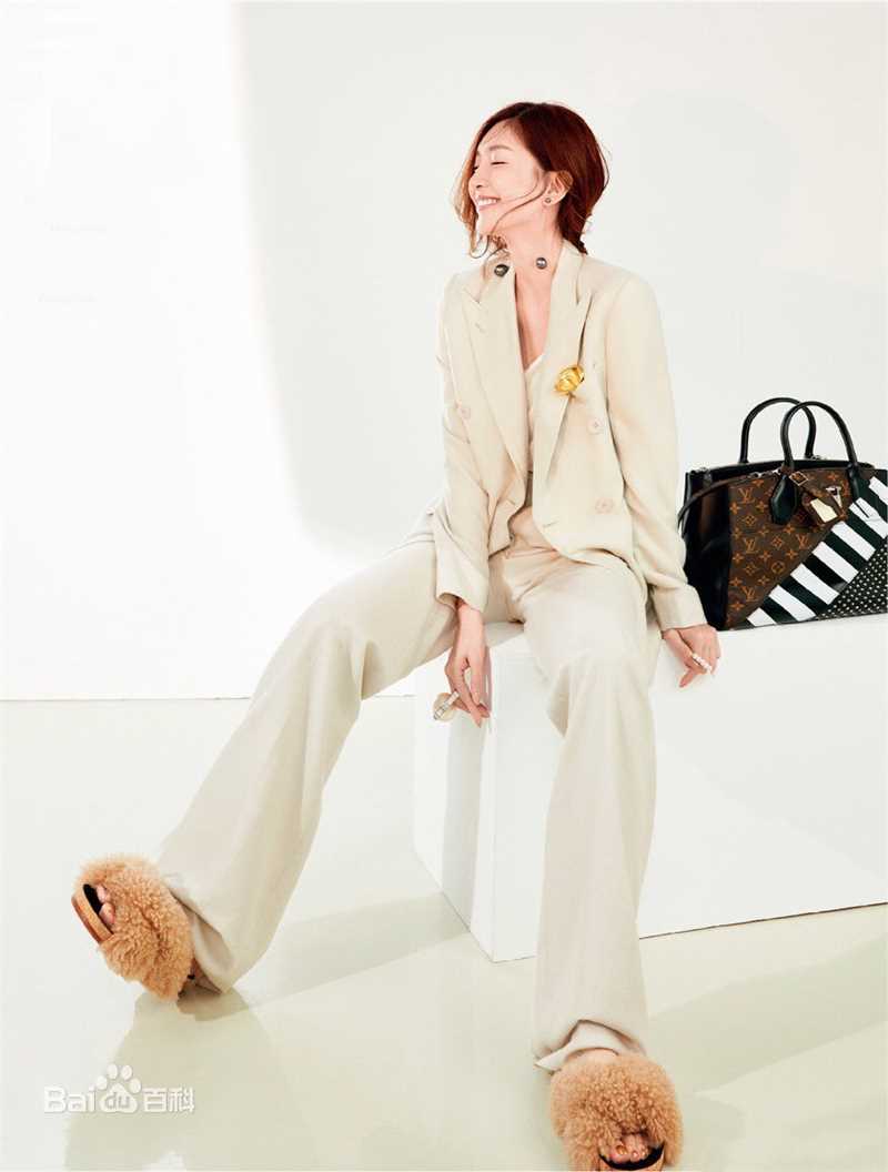 高清江疏影(Jiang Shuying)在《红秀Grazia》中的图集