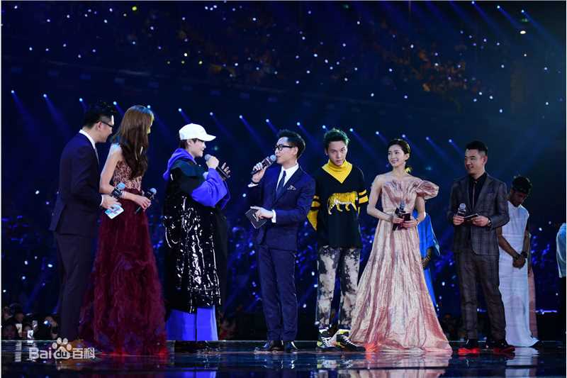 江疏影(Jiang Shuying)2016-2017江苏卫视跨年晚会壁纸壁纸