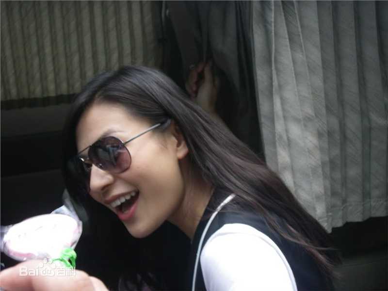 江若琳(Elanne Kwong)生活照素颜照相册