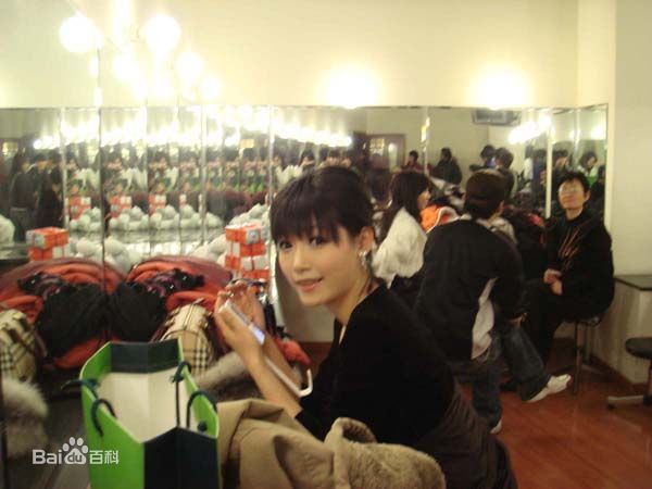 曹议文(Sherry Cao)生活照系列1前后照片