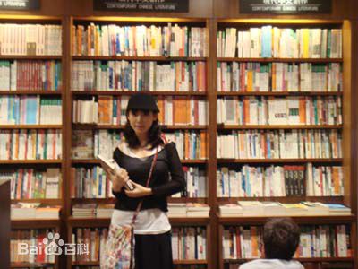 曹议文(Sherry Cao)生活照系列1前后照片