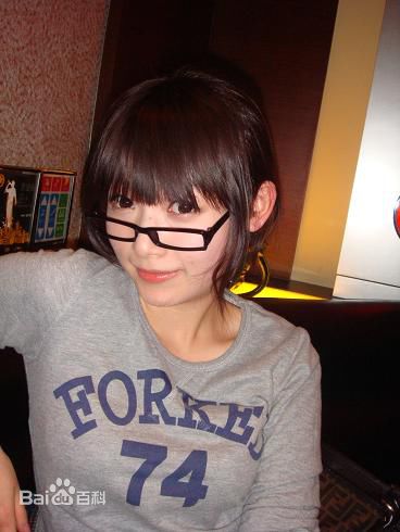 曹议文(Sherry Cao)生活照系列2素颜照壁纸