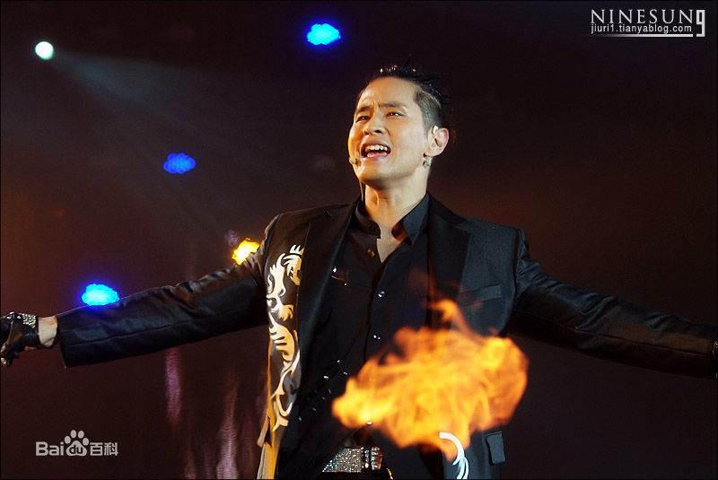 刘承俊(Yoo Seung Jun/Steve)JUN哥海口演出现场壁纸壁纸