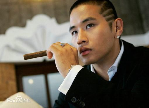 刘承俊(Yoo Seung Jun/Steve)前后照片