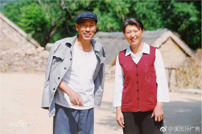 《闫学晶》封面图片