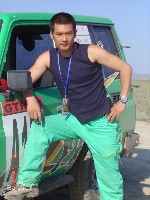 《桑伟淋》生活照