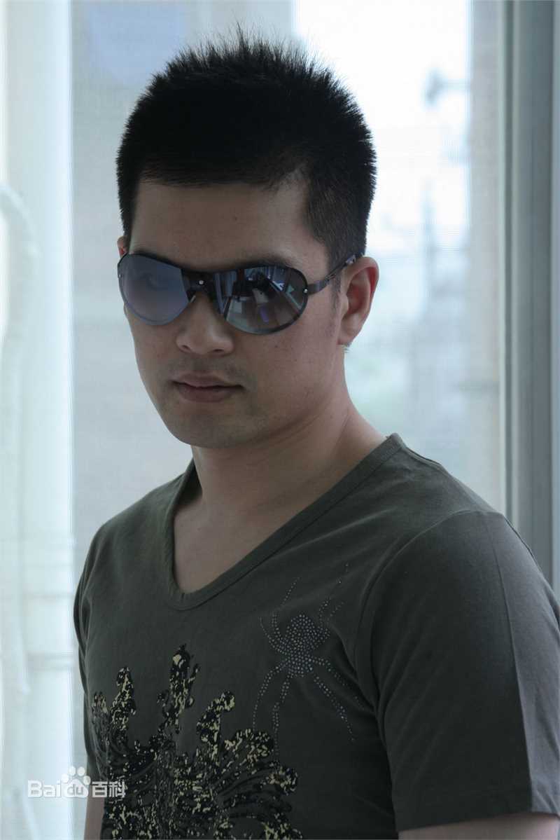 《桑伟淋》生活照