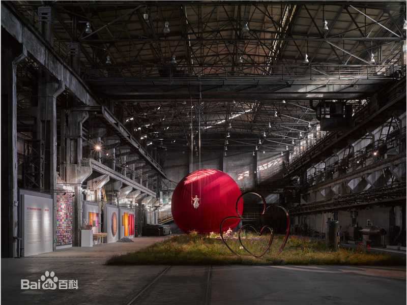 《女孩与秋千》装置 硅胶 尺寸: 120x40 cm