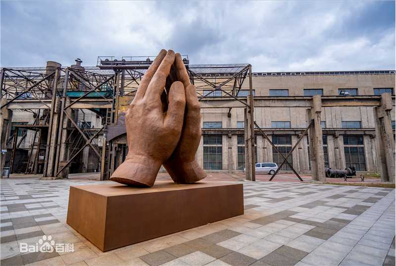 《艾的祈祷》耐候钢  440x370x220 cm, 2018