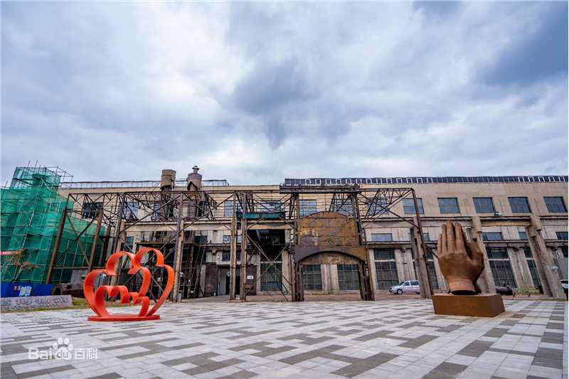 《艾的祈祷》耐候钢  440x370x220 cm, 2018